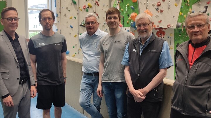 neuer Vorstand: Sebastian Plumhof, Rene Varnhorn, Konrad Thannbichler, Jonathan Mende, Ullrich Georgi, Hubert Farnschläder | © DAV Siegerland