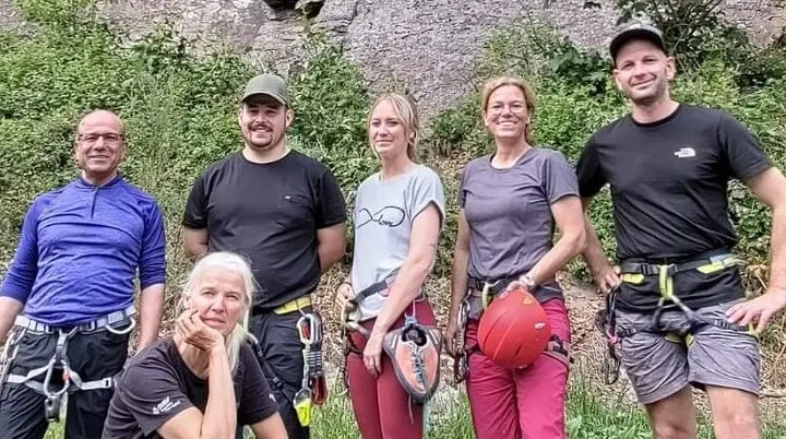 DAV Outdoorkletterkurs im Klettergebiet Werdohl | © Gudrun Plumhof