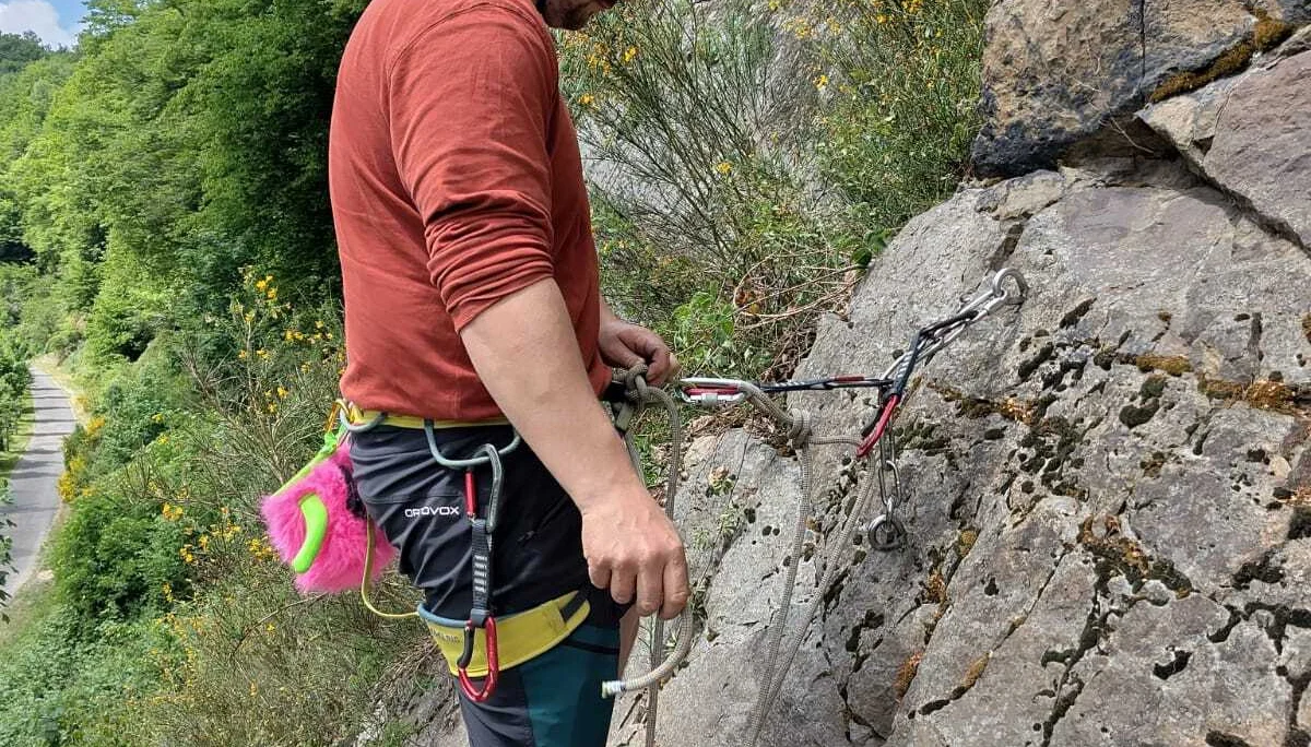DAV Outdoorkletterkurs im Klettergebiet Werdohl | © Gudrun Plumhof
