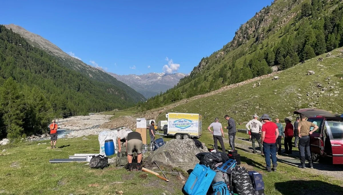 Arbeitseinsatz auf der Siegerlandhütte 2025 | © Julia Bieler
